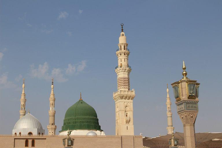 Mescid-i Nebevî'nin Yeşil Kubbesi ve minareleri