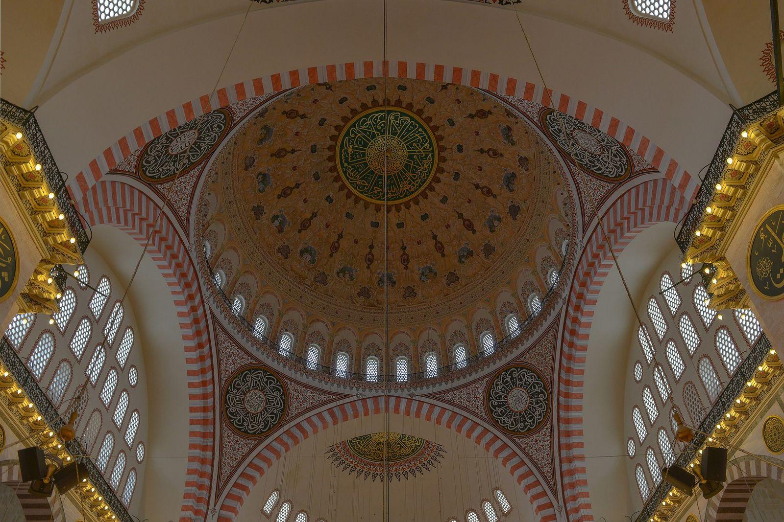 Süleymaniye Camii'nin kubbesi, içeriden
